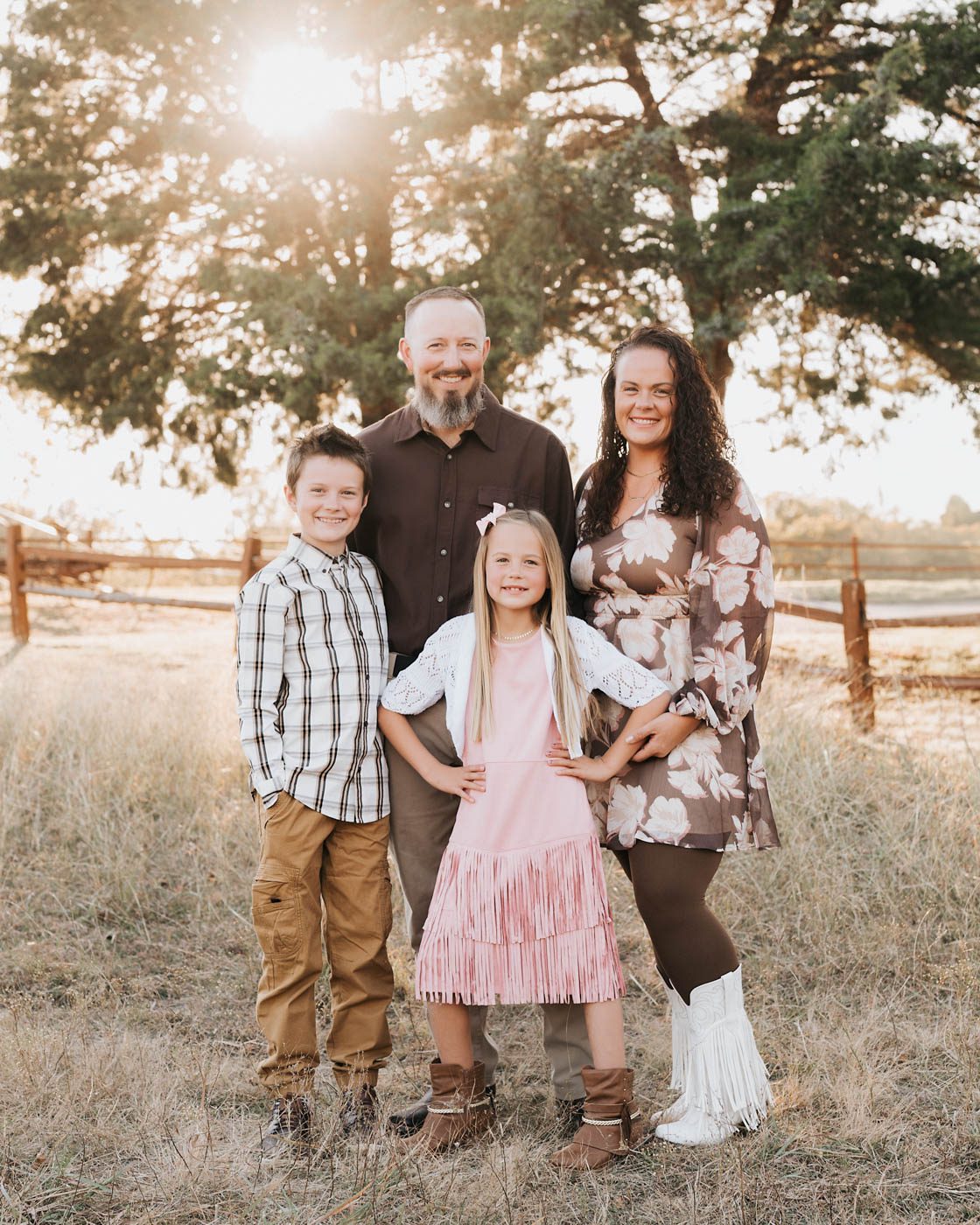 What To Wear For Family Photos: Outfit Ideas &Amp; Tips 5 Family Dressed In Coordinated Neutral Clothing During An Outdoor Family Photography Session In Dallas
