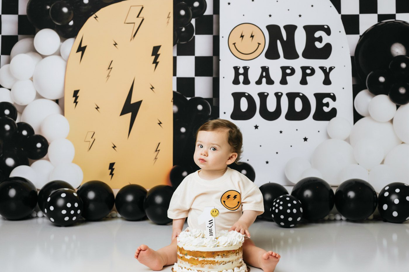 Creative Cake Smash Ideas For Your Baby’s First Birthday 3 Modern Cake Smash Theme With Black And Yellow Colors And First Birthday Decor
