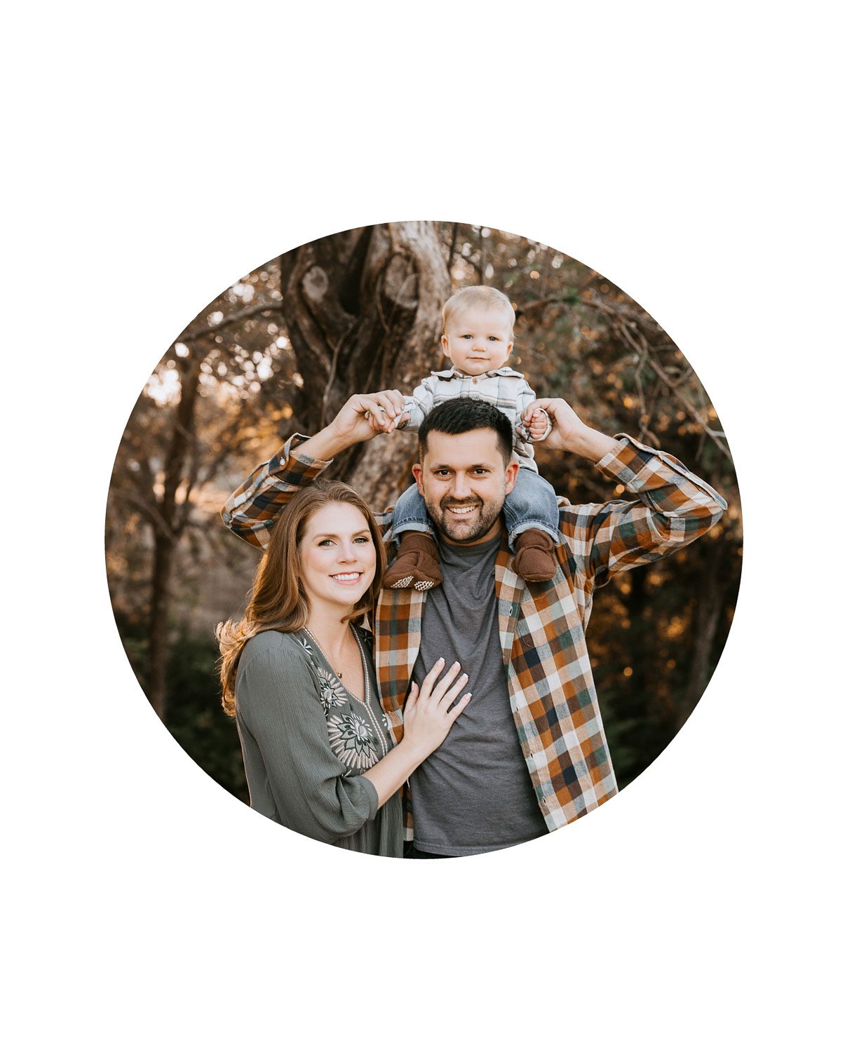 Outdoor family portrait photographed during golden hour in Dallas, Texas