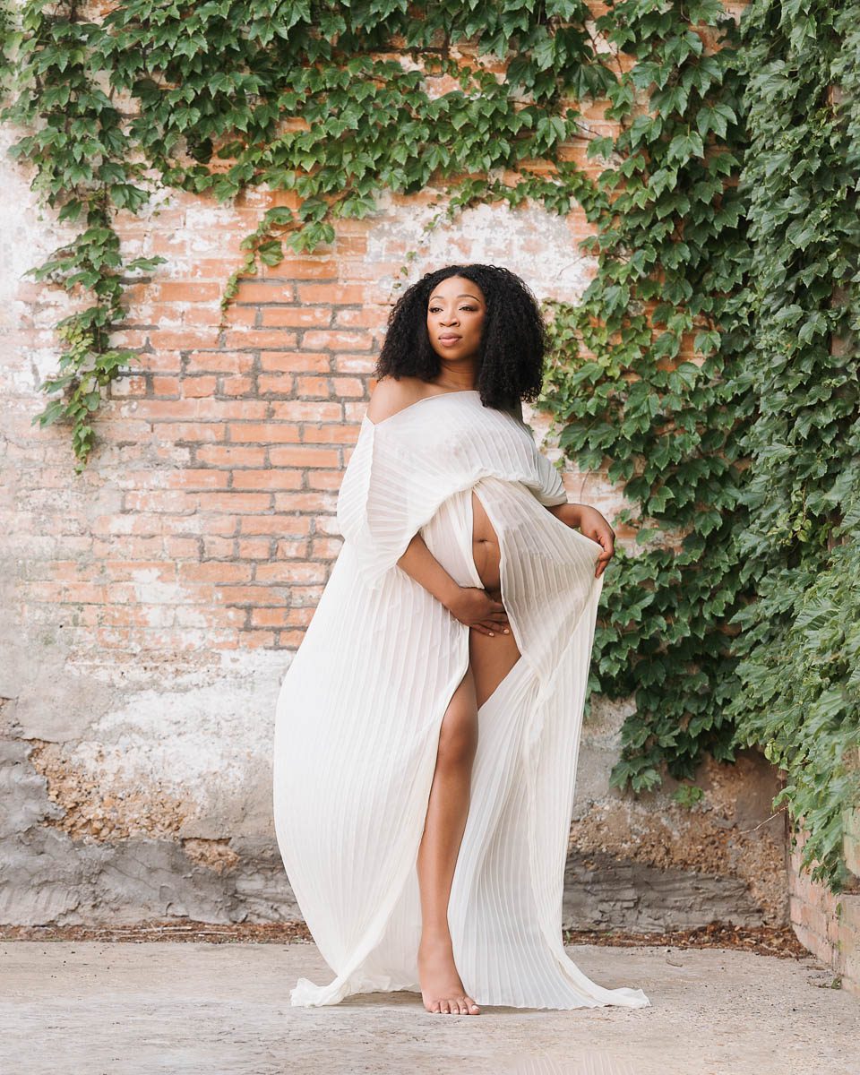 How To Prepare For Your Maternity Session In Dallas 5 Maternity Session With Flowing Gown In An Outdoor Setting